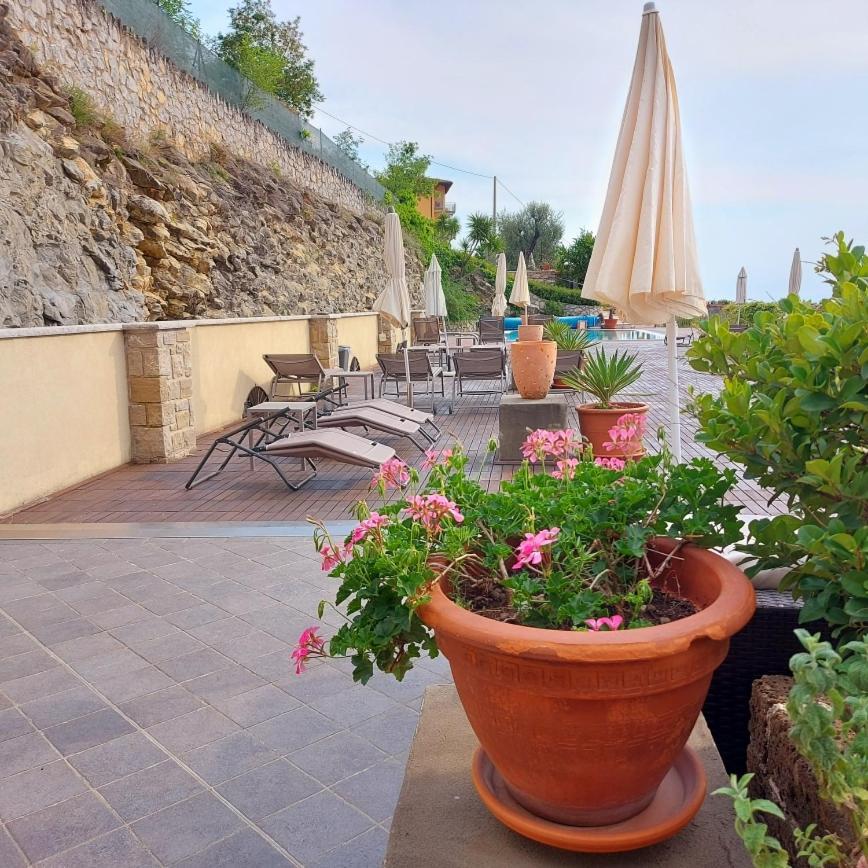 Villa Treccani Apartments Malcesine Buitenkant foto
